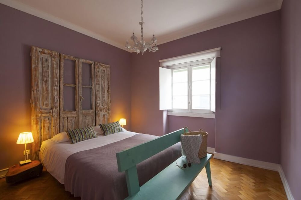 Graça Castle Lisbon Cheese & Wine Apartments — 4-Star Luxury Hotel in Lisbon, Portugal