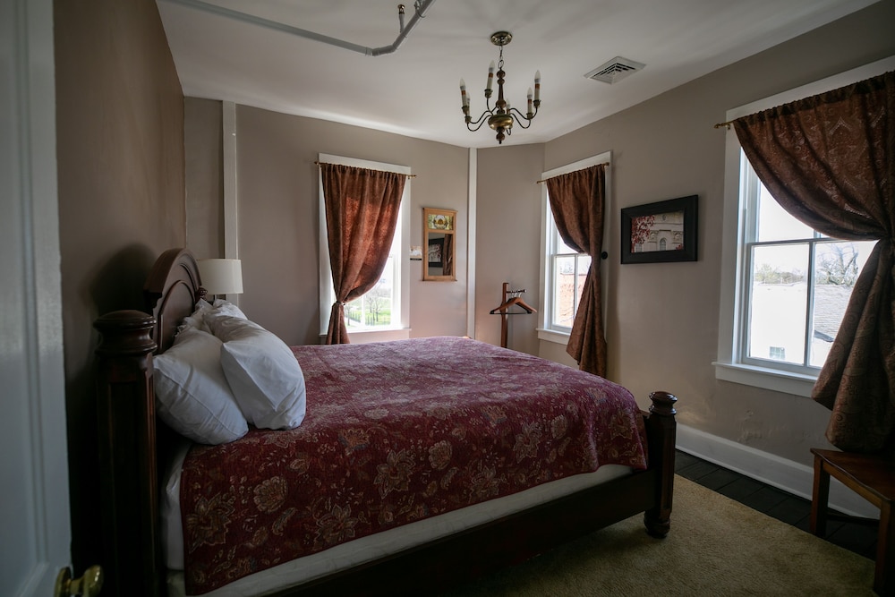 Nauvoo Temple House Hotel - photo 44