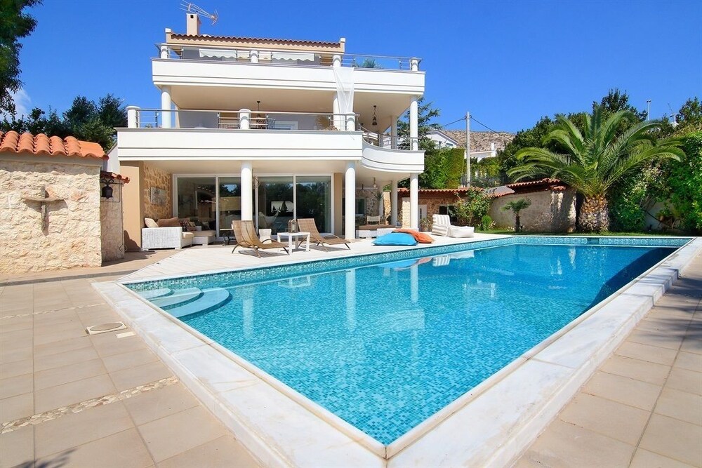 Luxury Villa Sea Melody — 4-Star Luxury Hotel in Palaia Fokaia, Greece