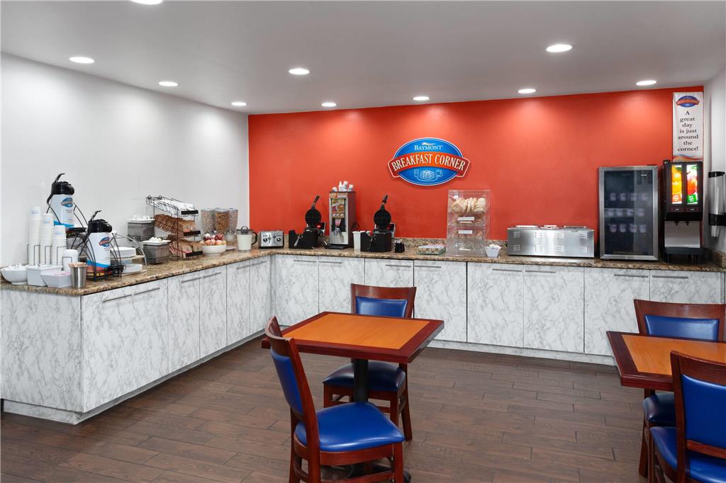 Baymont by Wyndham Green Bay - photo 27