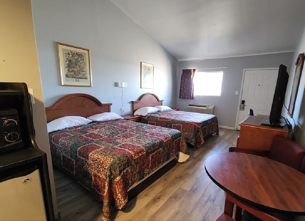 Welcome Inn And Suites - photo 13