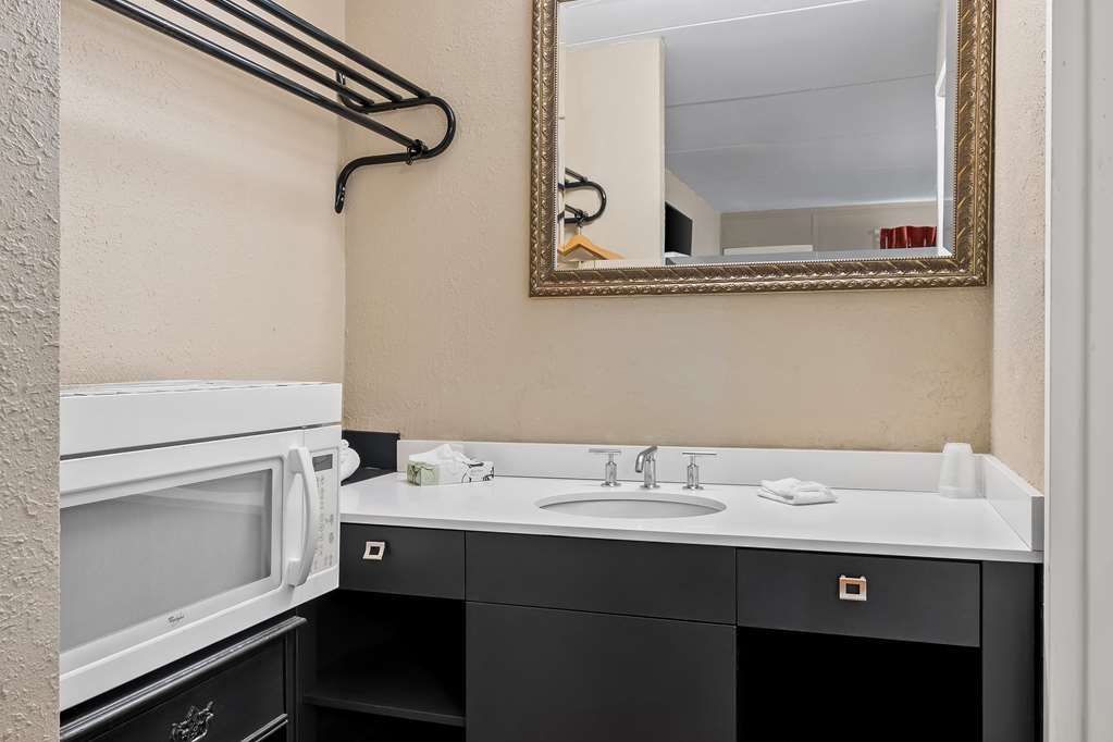Americas Best Value Inn Danville - photo 18