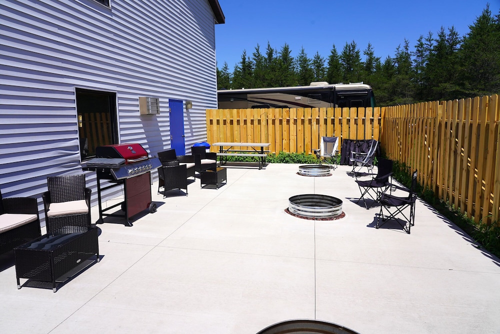 Model Towne Inn - photo 17