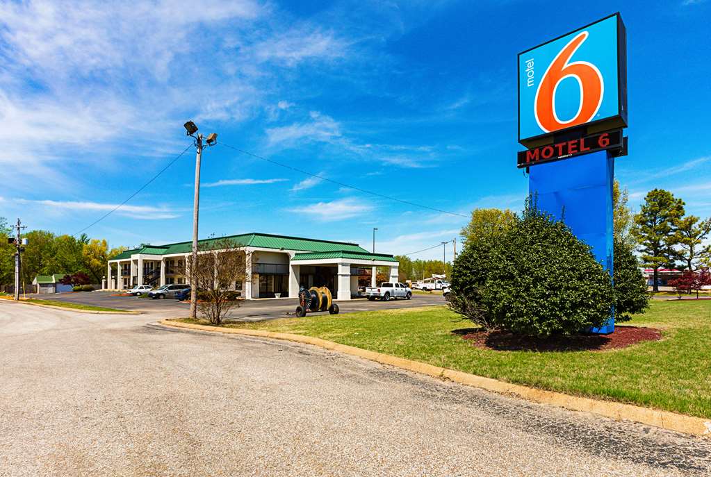 Motel 6 Covington TN - featured photo