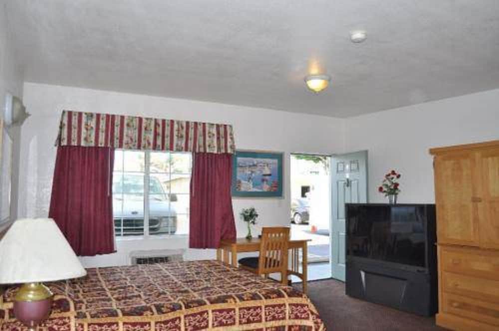 Palace Inn Oxnard - photo 10