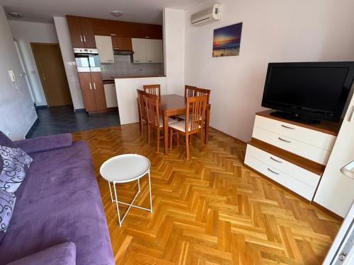 Apartman Marko — 4-Star Luxury Hotel in None, Croatia
