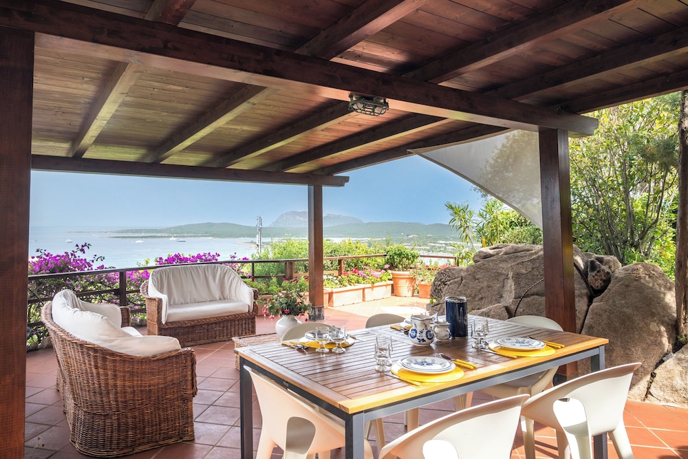 La Perla Del Golfo With Stunning View in Olbia, Italy