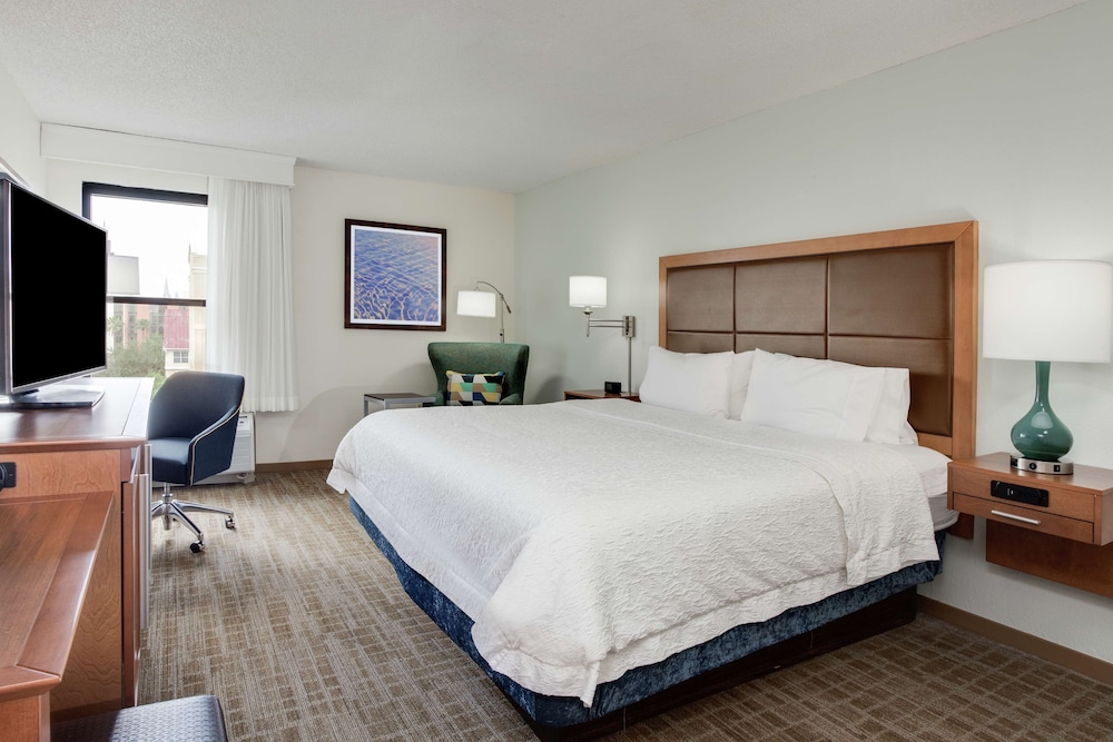 Hampton Inn Orlando International Drive Convention Center - photo 7