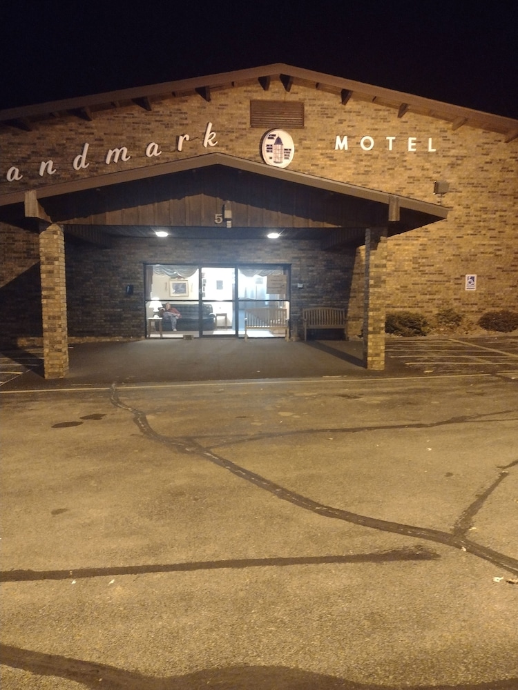 Landmark Motel - photo 19