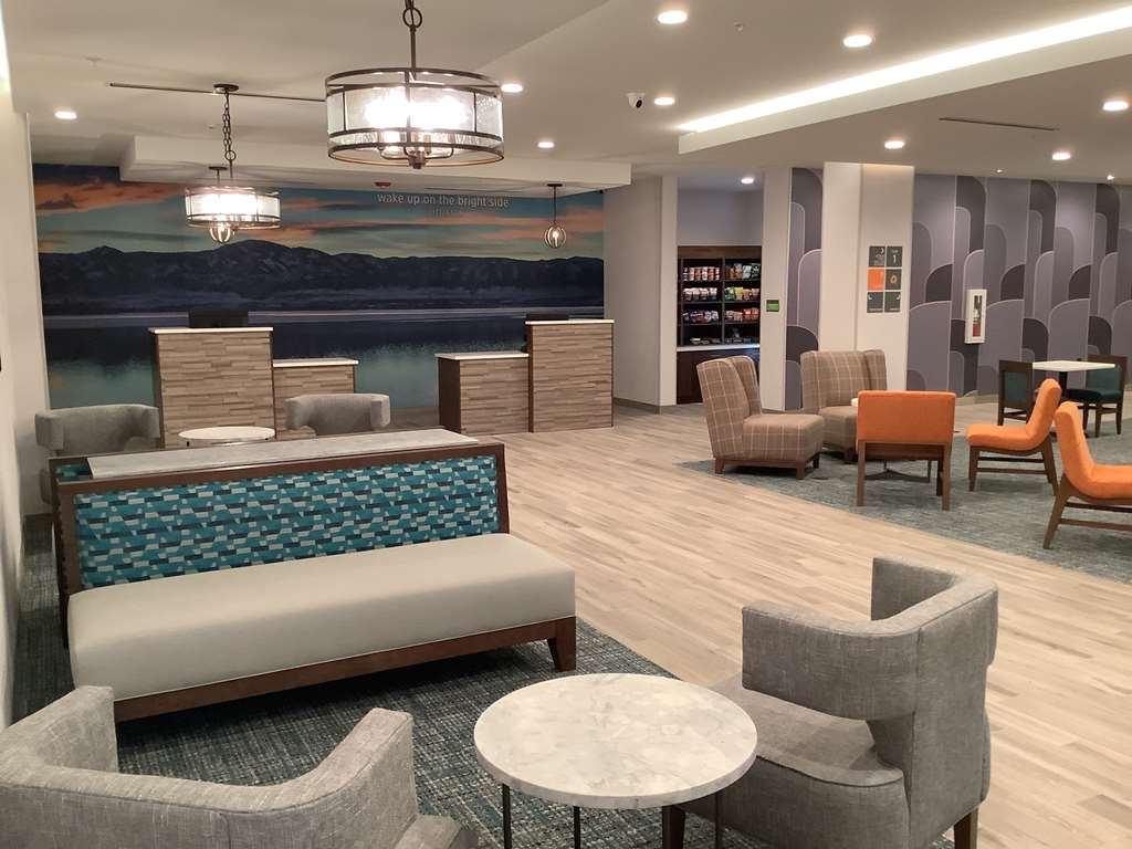 La Quinta Inn & Suites by Wyndham Littleton Red Rocks - photo 9