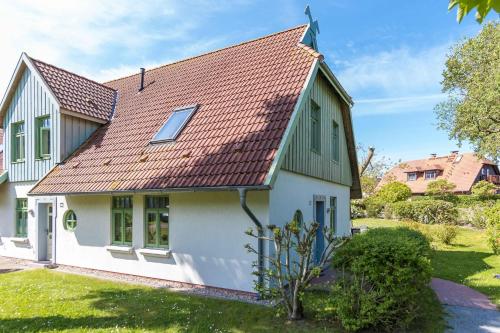 Ferienhaussiedlung Strandperlen Sanddornhof 3a — carbon neutral stay, Wustrow