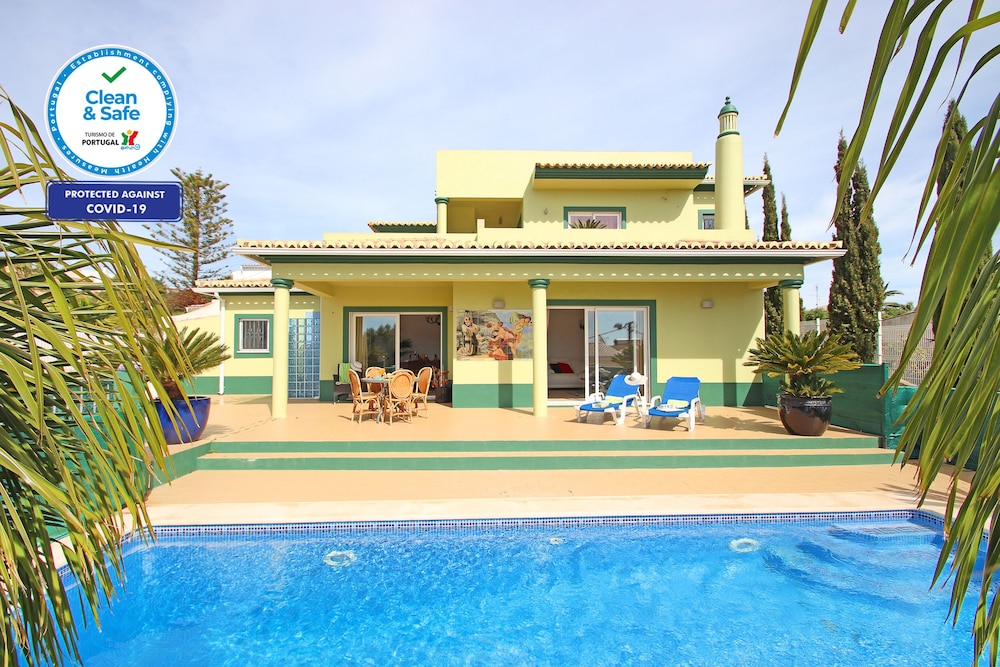 Villa Saint Thomas — 4-Star Luxury Hotel in Lagoa, Portugal