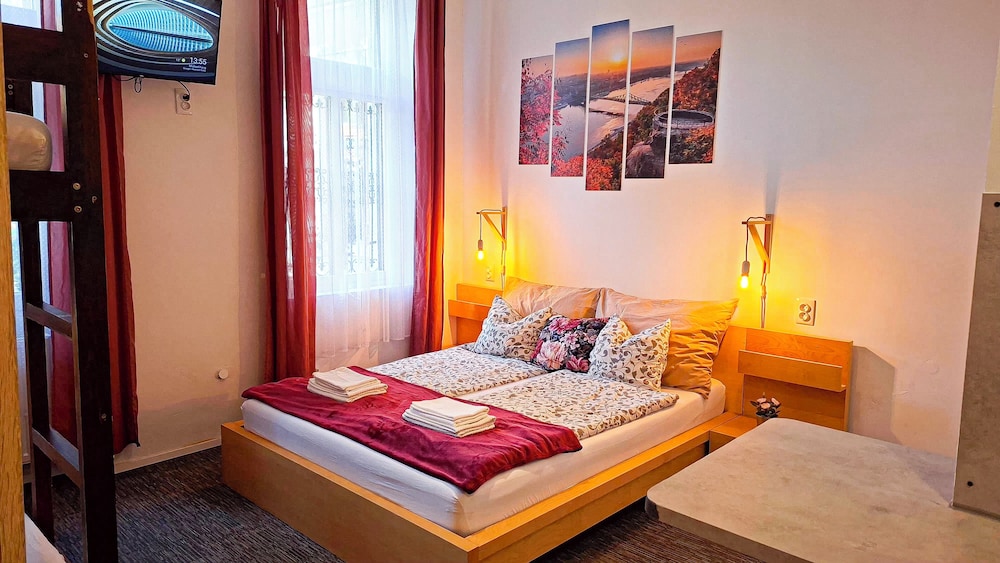 GoodMo Budapest Smart Rooms - carbon neutral hotel in Budapest