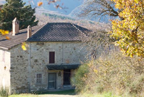 Agriturismo La Malcontenta e il Lupo — 4-Star Luxury Hotel in Todi, Italy