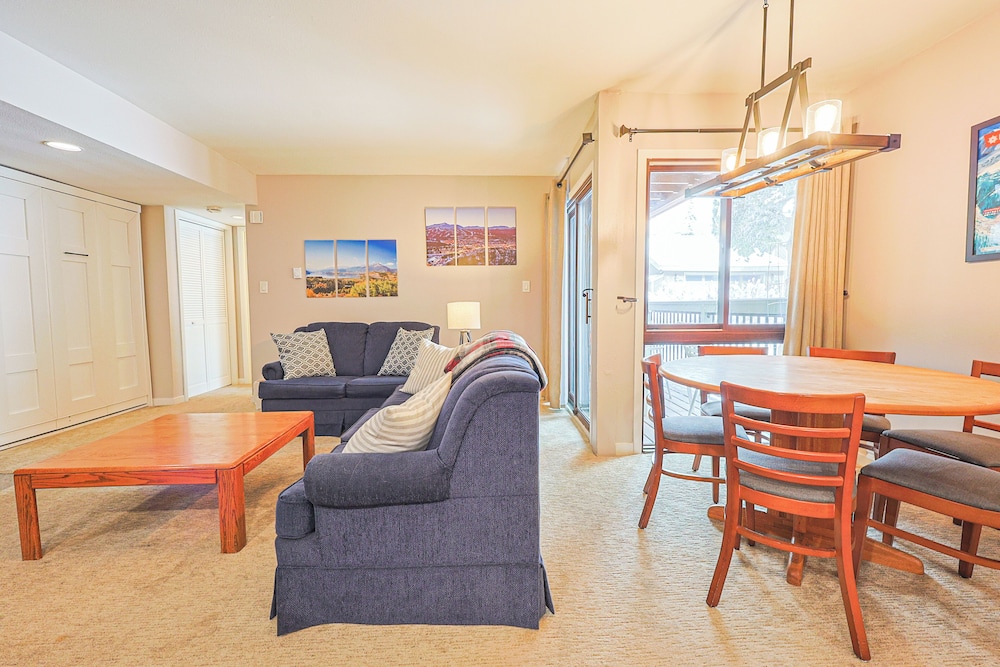 Wild Irishman 2 bed 2 bath Sleeps 9 WIBH - photo 25