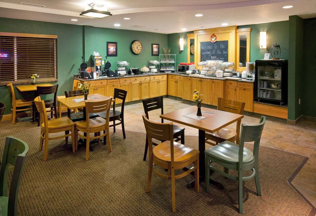 AmericInn by Wyndham Anamosa - photo 16