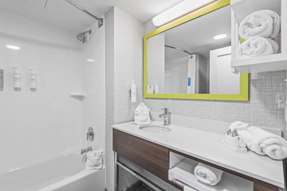 Hampton Inn Columbus North - photo 39