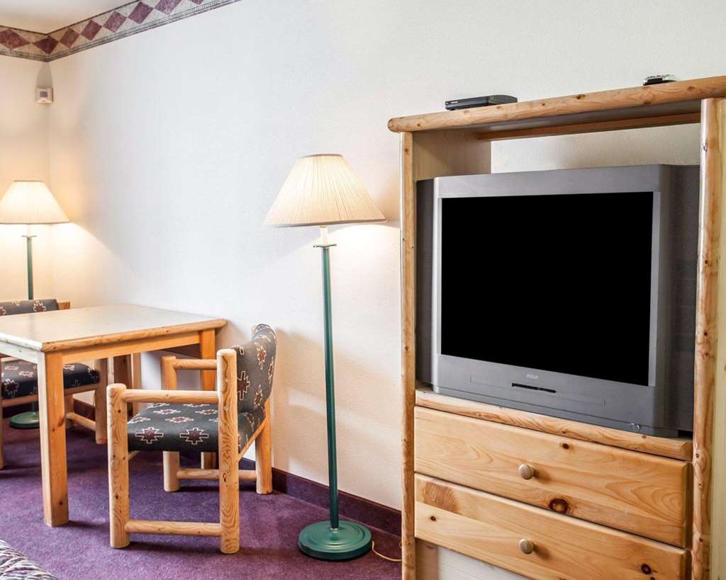 Rodeway Inn and Suites Spokane - photo 15