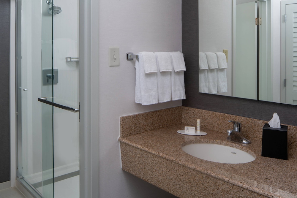 Courtyard by Marriott Memphis East Park Avenue - photo 11