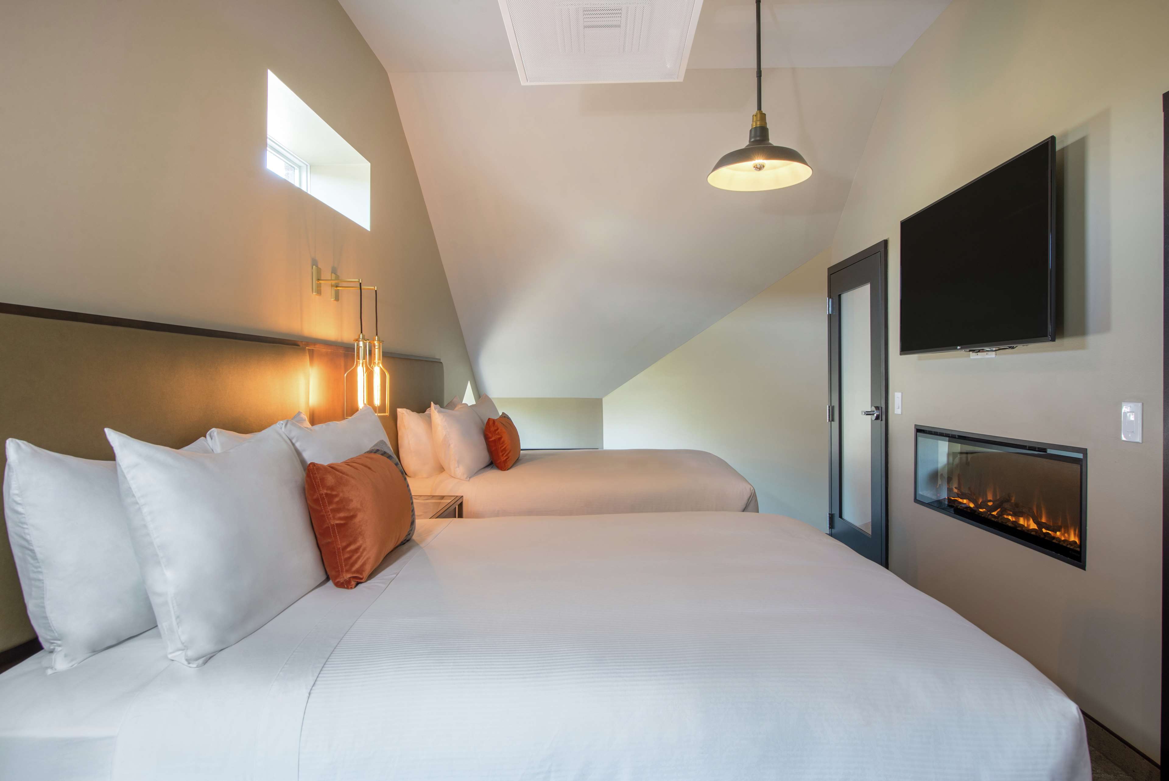 Hotel Saranac Curio Collection By Hilton - photo 51