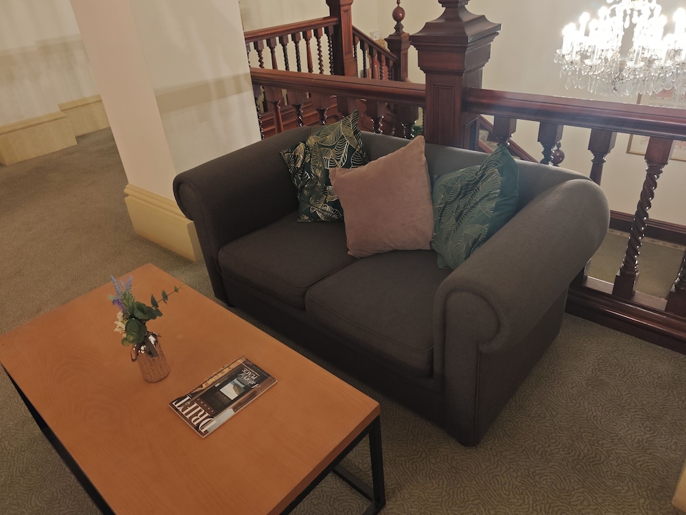 Trenython Manor Resort