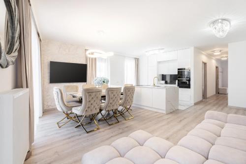 Corvin 5 Stars Luxury Apartment with Free Parking — 4-Star Luxury Hotel in Budapest, Hungary