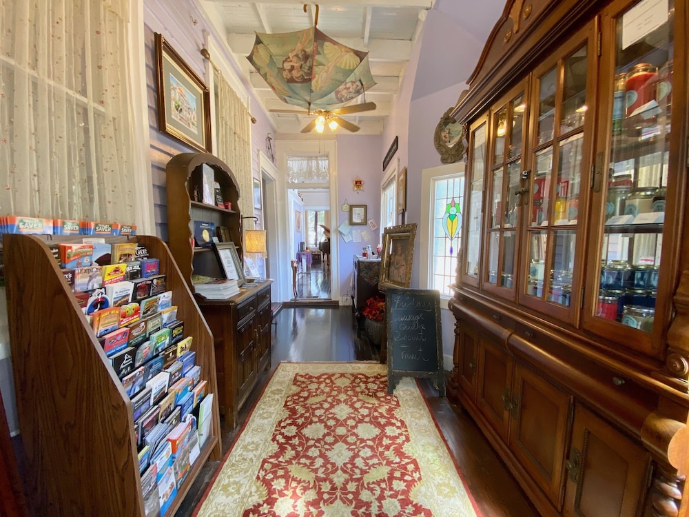 Penny Farthing Inn - photo 41