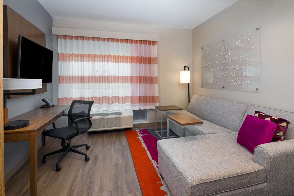 La Quinta Inn & Suites by Wyndham Perry - photo 6