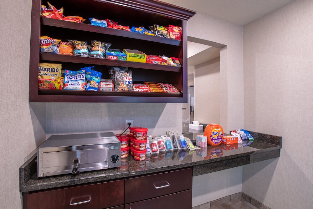 Cobblestone Inn & Suites Pine Bluffs - photo 34