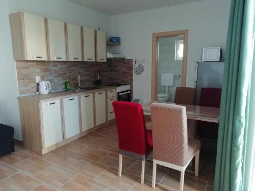 Apartment Eri — 4-Star Luxury Hotel in Primosten, Croatia