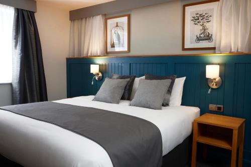 Holmfield Arms by Greene King Inns - carbon neutral hotel in Wakefield