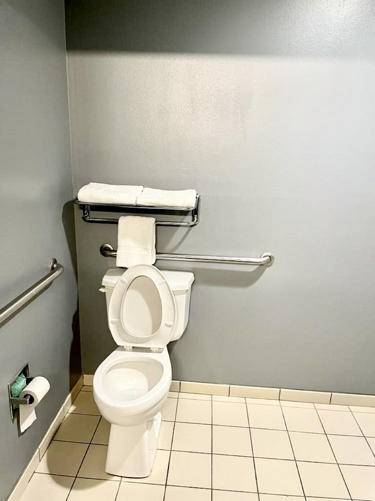 Star City Inn & Suites - photo 18