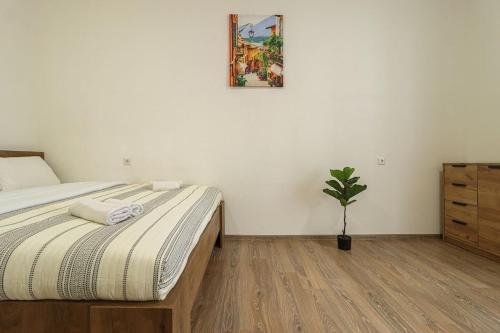 Cozy Central Apartment By Wehost