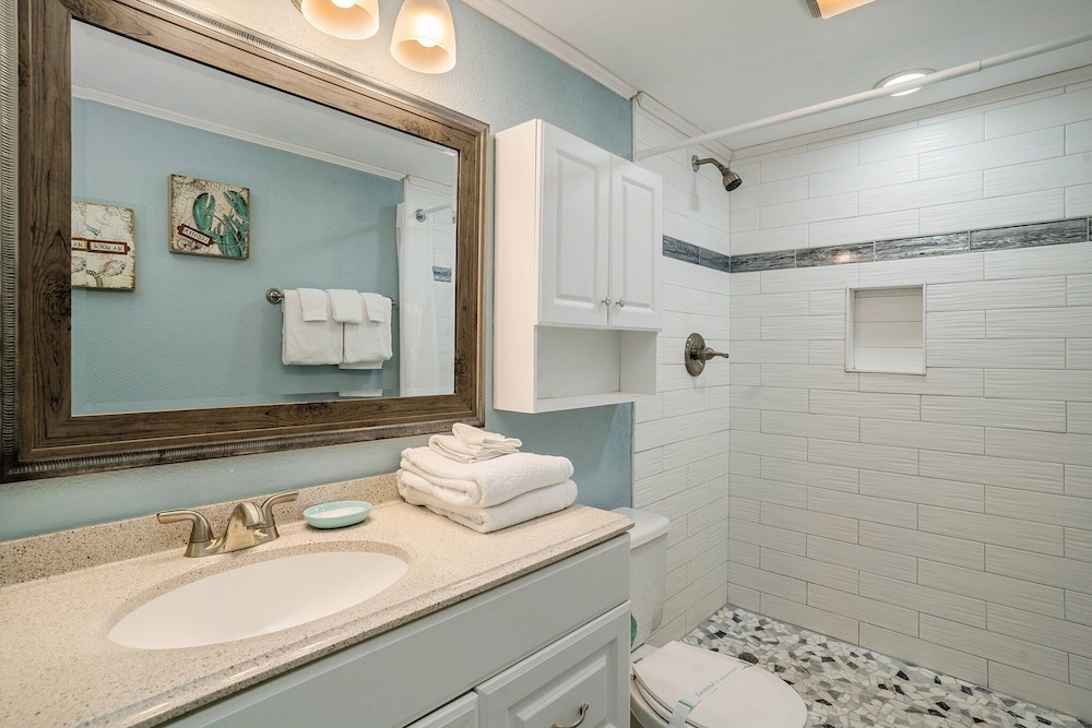 0906 Waters Edge Resort 1 Bedroom Condo by RedAwning - photo 10