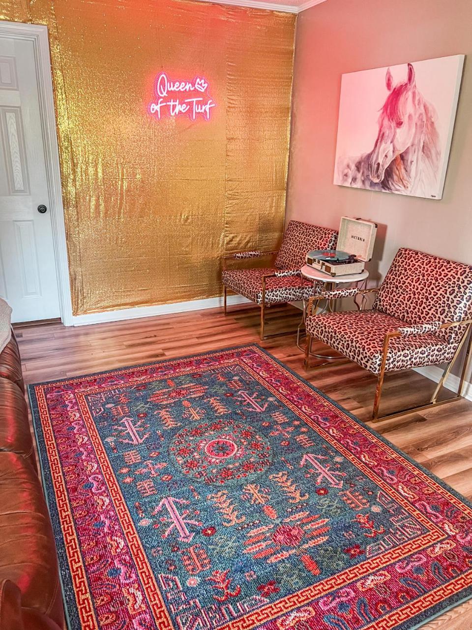 ‘Queen of the Turf’ Walk to Oaklawn Racing and Gaming in Hot Springs, United States