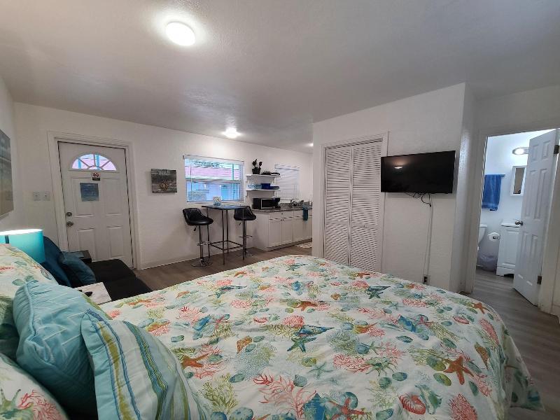 Sun Island Motel - photo 120