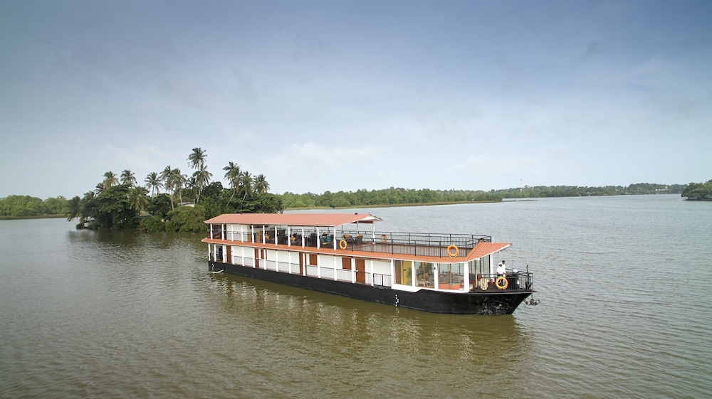 Flow by The Amber Collection Luxury River Cruises in Sri Lanka — 4-Star Luxury Hotel in Moratuwa, Sri Lanka