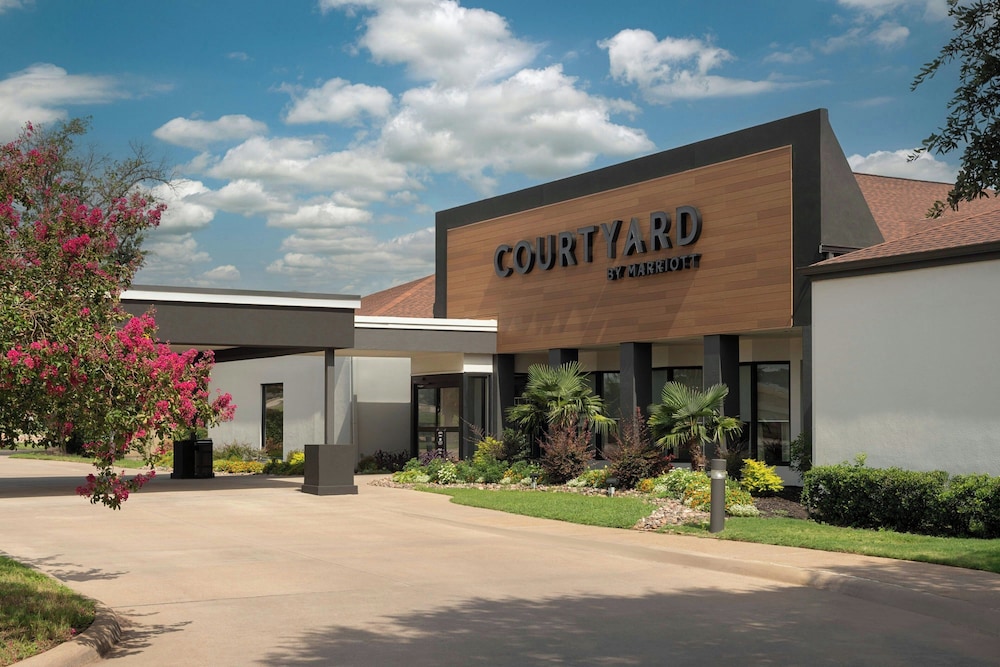 Courtyard by Marriott Dallas Fort Worth Bedford - photo 31