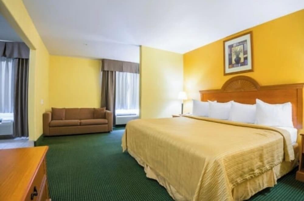 Franklin Inn & Suites - photo 11
