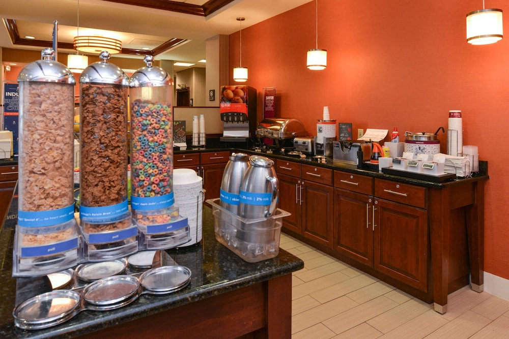 Hampton Inn College Park - photo 40
