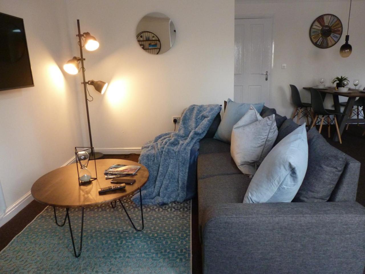 Sun Gardens Luxe 2 Bed 2 Bath Apartment — 4-Star Luxury Hotel in Stockton-On-Tees, United Kingdom