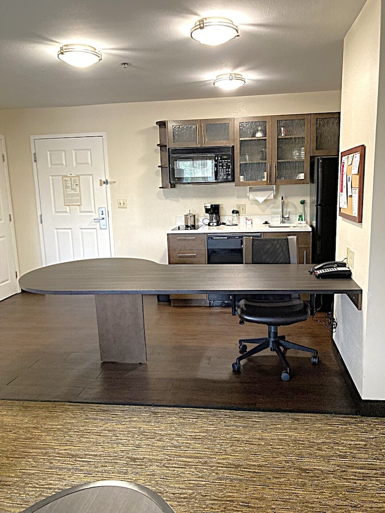 Candlewood Suites Windsor Locks Bradley Arpt by IHG - photo 13