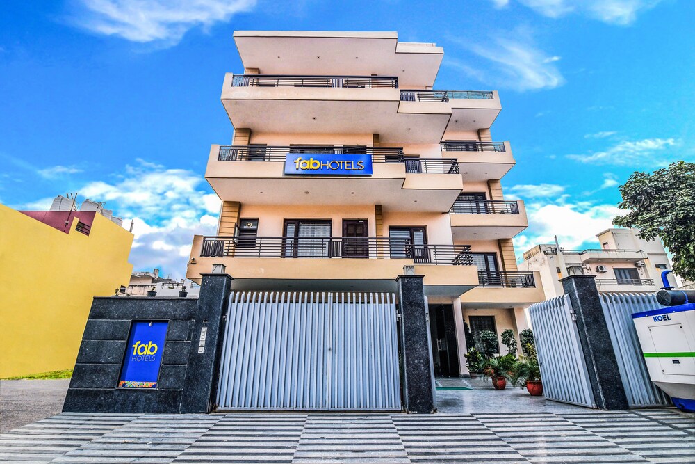 FabHotel Tavishk - last minute hotel in Gurgaon