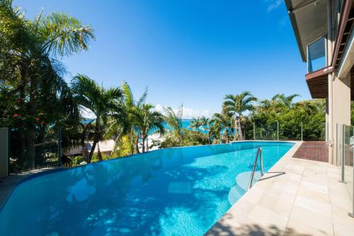 Shutehaven Villa — 4-Star Luxury Hotel in Airlie Beach, Australia
