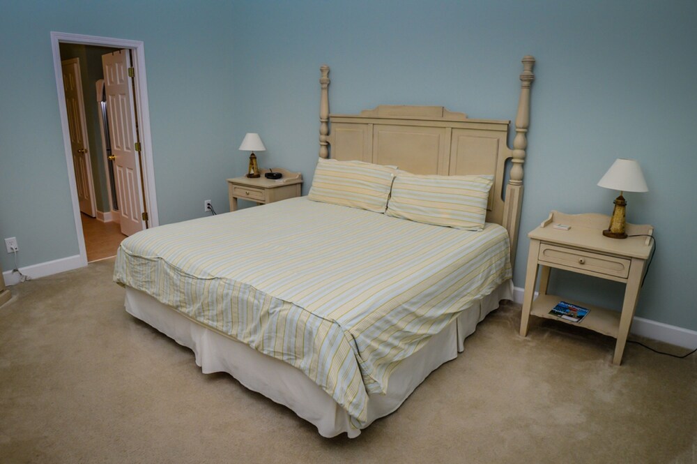 Barefoot Resort & Yacht Club - photo 22