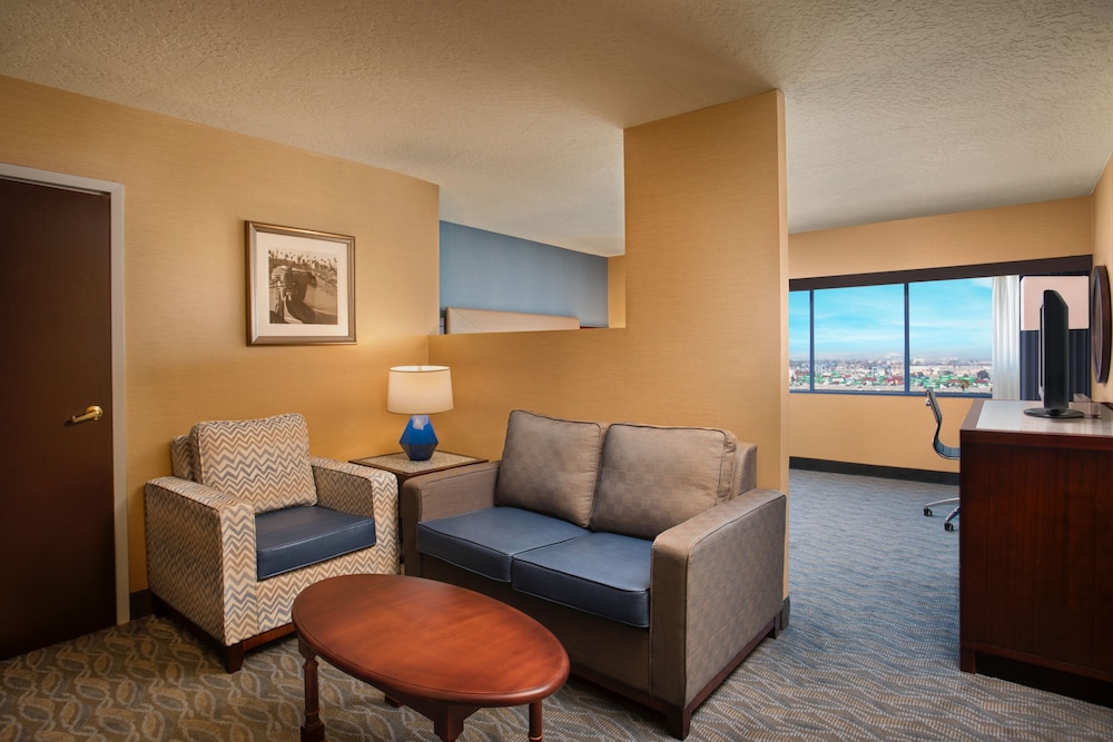 Crowne Plaza Los Angeles Harbor Hotel by IHG - photo 8
