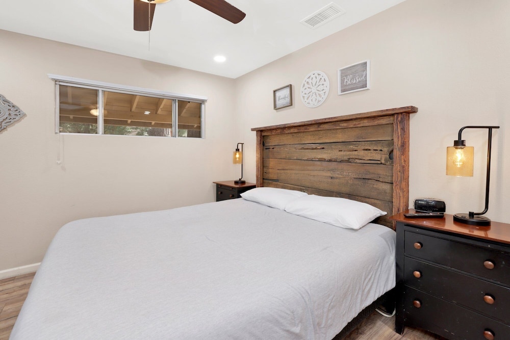 Cozy up to Summit 1651 by Big Bear Vacations — Big Bear Lake — photo 3