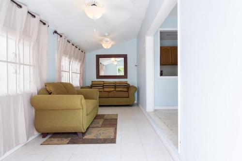 Tangerine Sunsets Murcott in Nassau, Bahamas