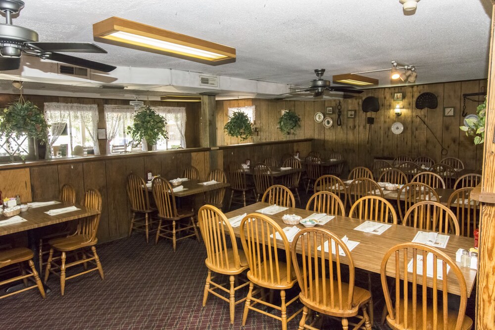 Wild Bear Inn - photo 17