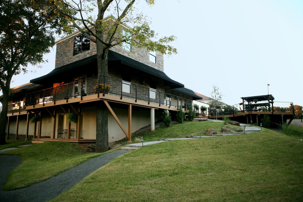 Two Hearts Inn - photo 47